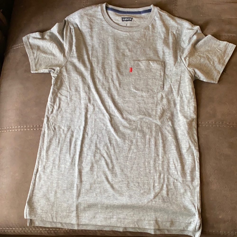 Gray Signature by Levi Strauss t-shirt with pocket